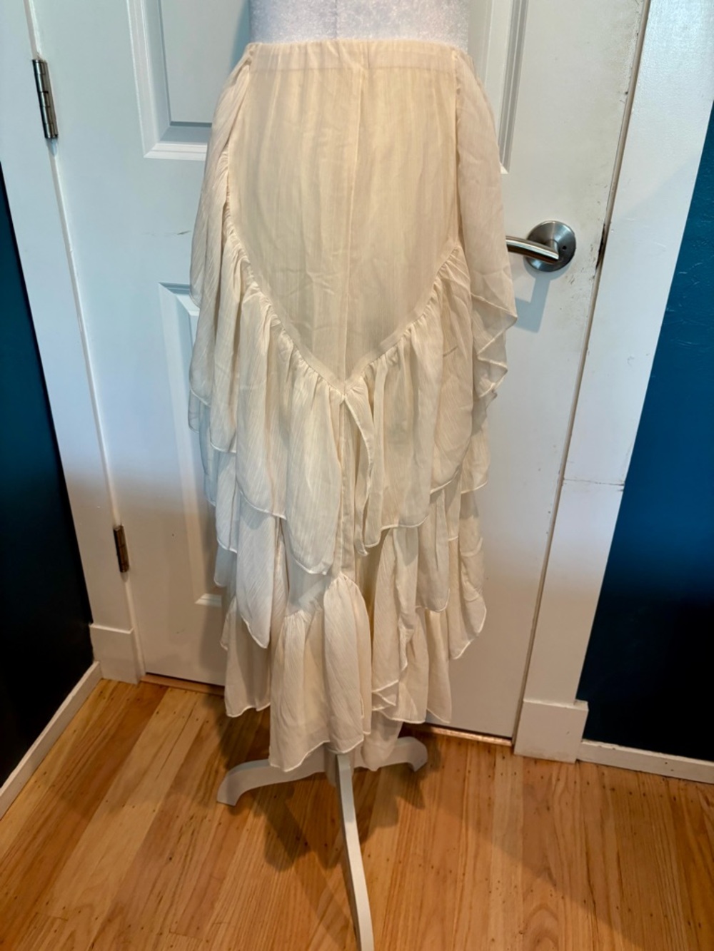 NWT Sincerely Jules Cream Ruffled Tiered Chiffon Midi Skirt - S - Picture 4 of 7